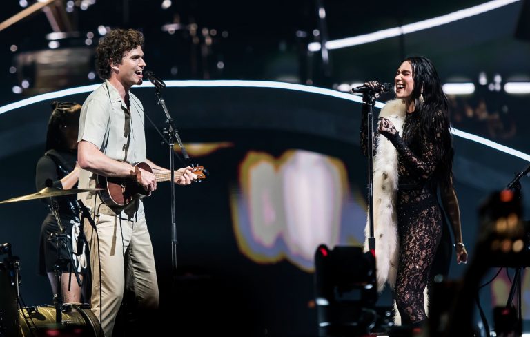 Watch Dua Lipa cover ‘Riptide’ with Vance Joy at Melbourne show