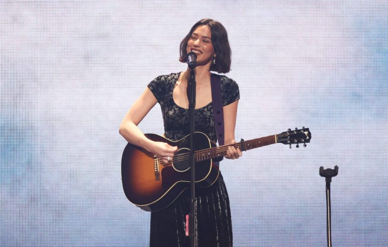 Gracie Abrams shares “deepest regrets” as she cancels first two shows of 2025 UK and Ireland arena tour