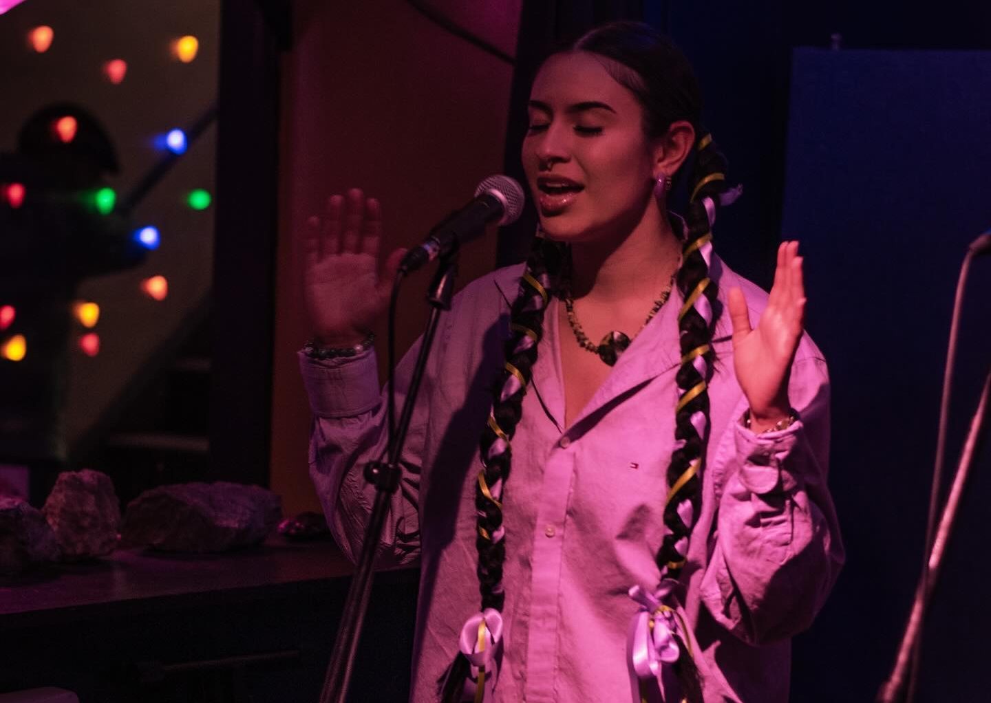 Indianapolis Singer-Songwriter L!Z Releases Debut EP “Her Mixtape Diaries”