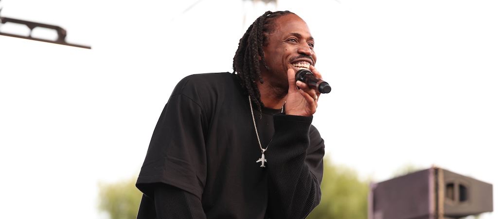 SiR Is Ready To ‘Step Into The Light’ With His Spring Tour Dates