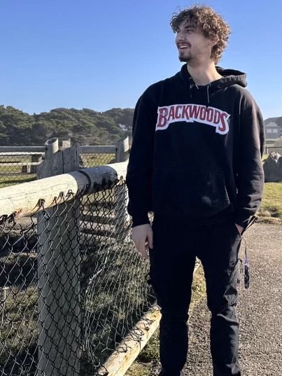 Stoni: Carving a Unique Path in the Music Industry