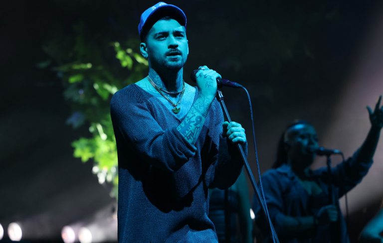Watch Zayn Malik sing One Direction’s ‘Night Changes’ for the first time in 10 years