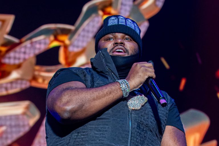 Tee Grizzley Raps In Eagles Locker Room, Leaving Lions Fans Confused