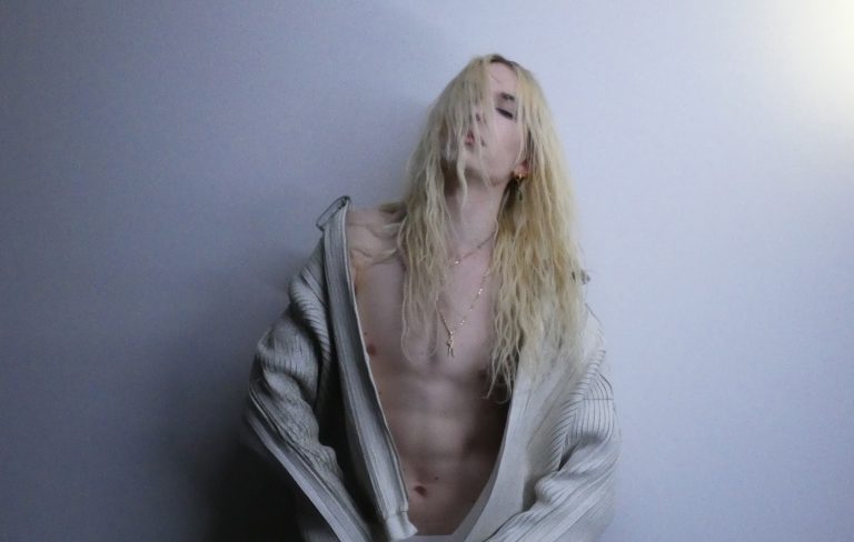 2hollis – ‘Star’ review: a thrilling joyride through the hollow hedonism of fame