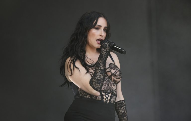 BANKS announces 2025 ‘Off With Her Head’ London headline show