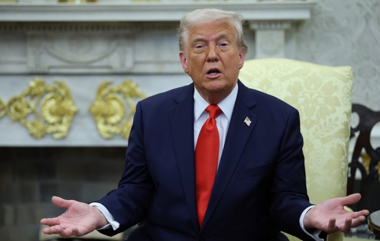 ‘Home Alone 2’ director says Donald Trump cameo is a “curse”: “If I cut it, I’ll probably be sent out of the country”