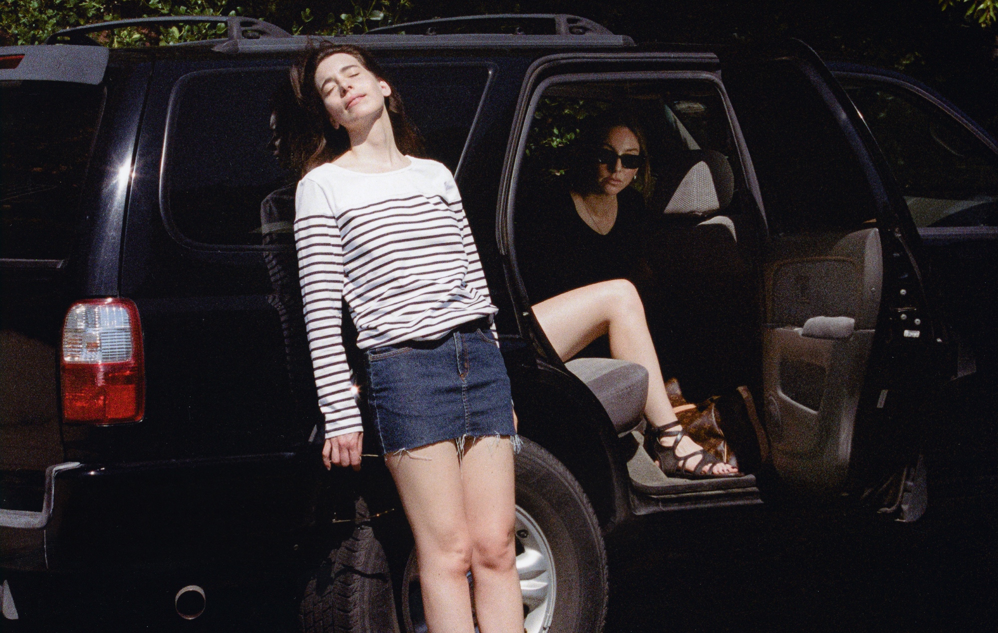 Listen to Haim’s reflective new single ‘Everybody’s Trying To Figure Me Out’