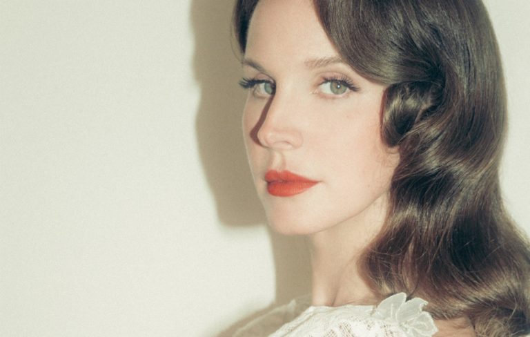 Fans have noticed that Lana Del Rey’s ‘Henry, Come On Over’ art is a phone screenshot