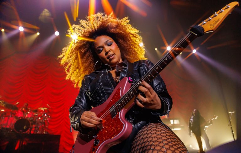 Lizzo speaks out on “protecting my peace” in mental health break from public scrutiny