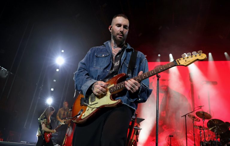 Maroon 5 to release new album this summer: “The rumours are true”