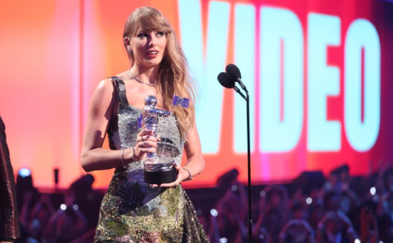 Taylor Swift lands the biggest-selling new vinyl release of the decade