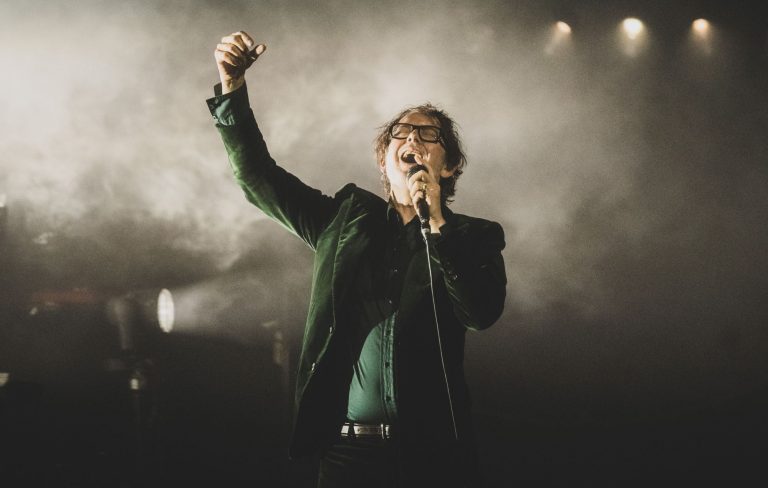 Watch Pulp perform ‘Spike Island’ from upcoming album ‘More’ on ‘The Jonathan Ross Show’