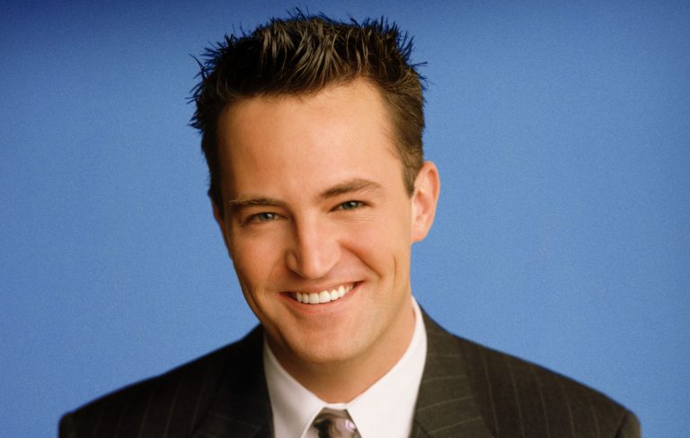 This ‘Friends’ star believes Matthew Perry visited her as a hawk