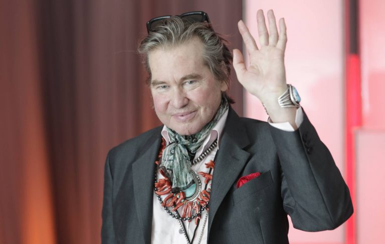 Val Kilmer fans are re-sharing these brilliant stories of his run-in with Bob Dylan and “tickling” Lou Reed