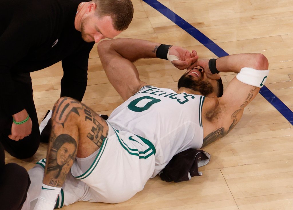 Jayson Tatum’s Scary Injury Sparks Reactions From Fellow NBA Players, Athletes & Celebs