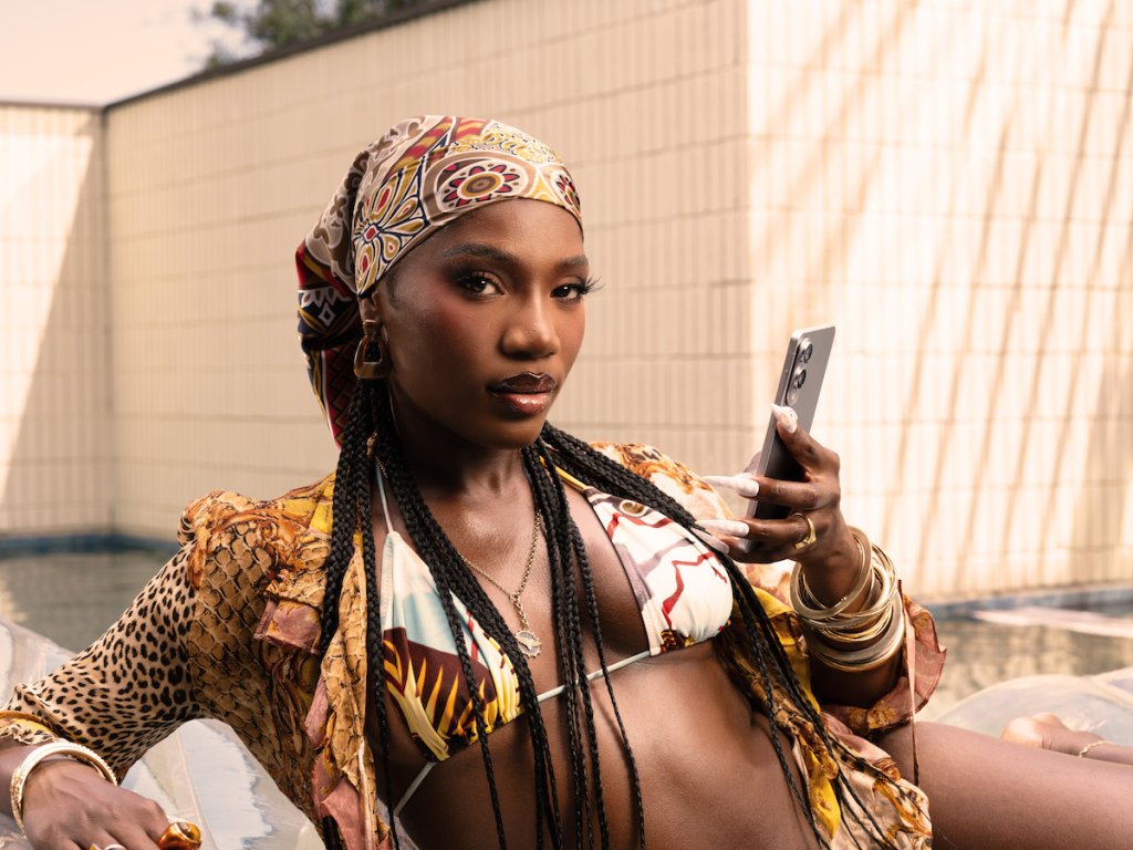 Doechii Is Officially #TeamGalaxy, Takes A Light Day With The New Galaxy S25 Edge