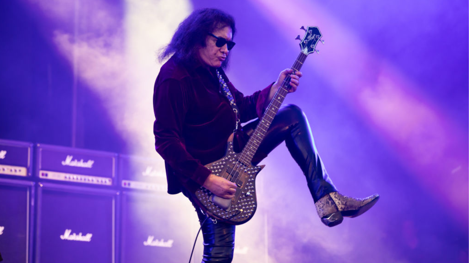 “I’m going to die happy.” Man who spent $12,495 to be Kiss icon Gene Simmons’ roadie for a day has zero regrets