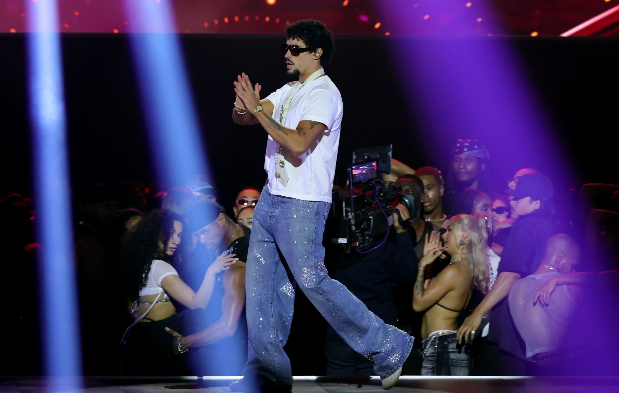 Watch Bad Bunny perform ‘NUEVAYoL’ and ‘PERFuMITO NUEVO’ on ‘SNL’