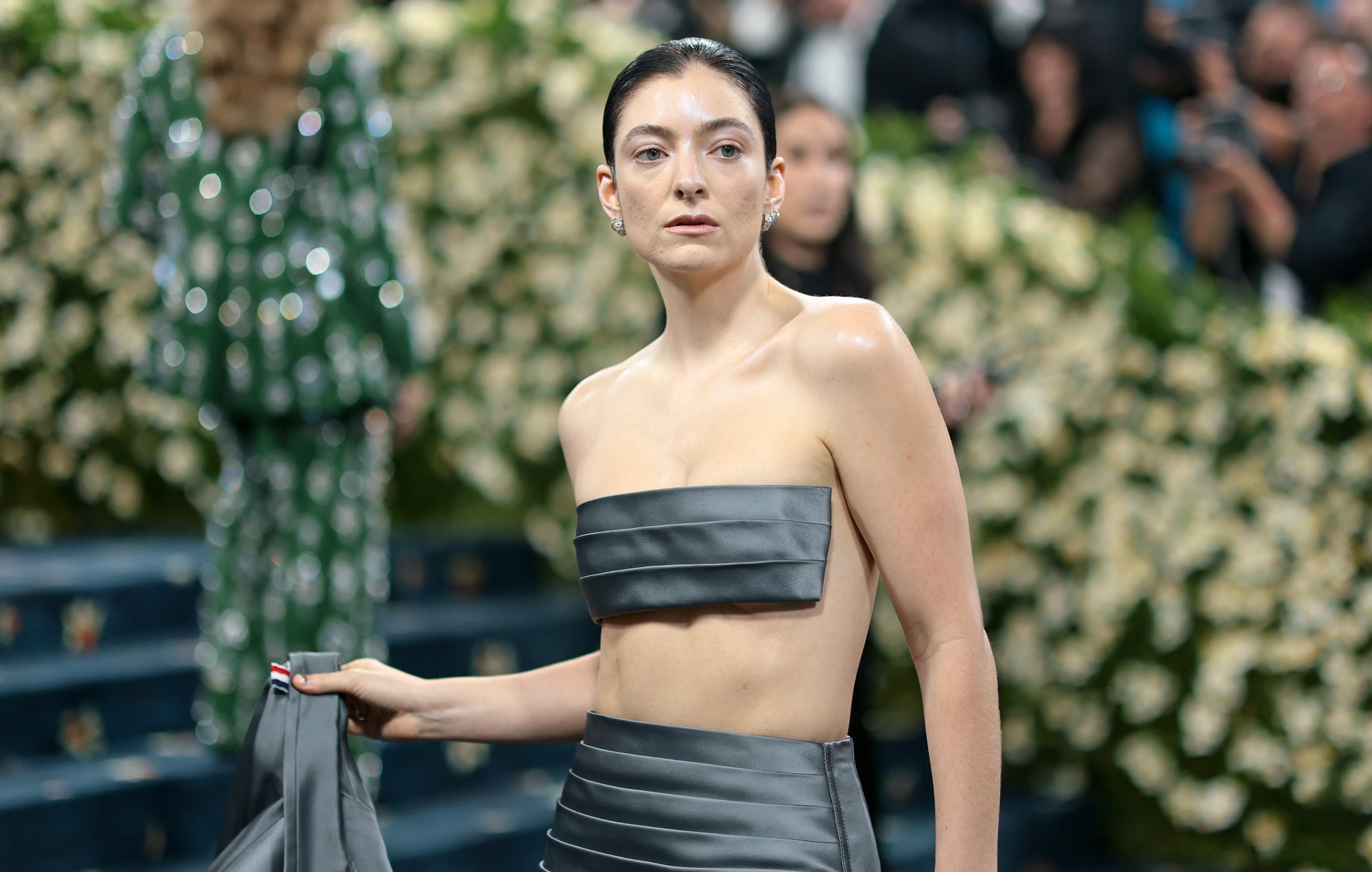 Lorde says her Met Gala dress was an “Easter egg” for new album ‘Virgin’: “It represents where I’m at gender-wise”