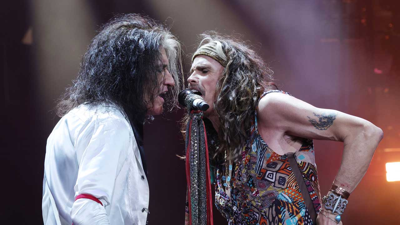 Video: Steven Tyler and Joe Perry reunite onstage in San Francisco