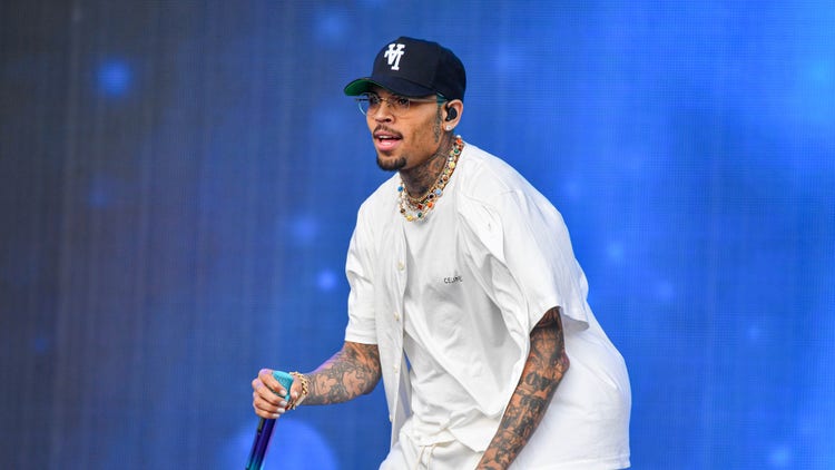 Chris Brown Brings Good Vibes To The “Wall To Wall” Challenge Ahead Of His “Breezy Bowl Tour”
