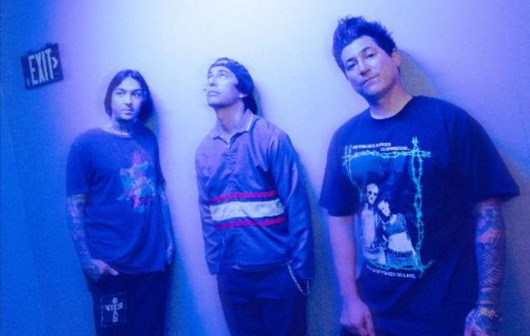 Pierce The Veil pay tribute to Dave Shapiro and Daniel Williams following fatal plane crash