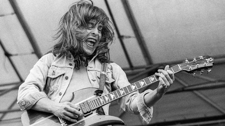 Legendary guitarist and singer Rick Derringer dies at 77