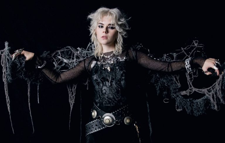 Ratbag announces new EP ‘kissing under an (almost) full moon’