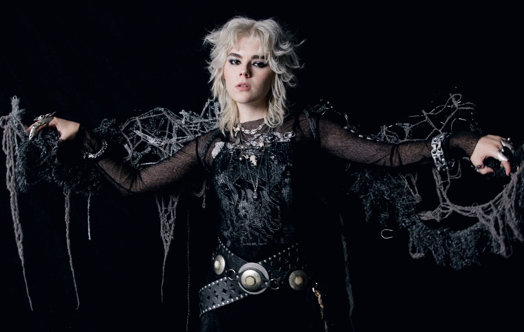 Ratbag announces new EP ‘kissing under an (almost) full moon’