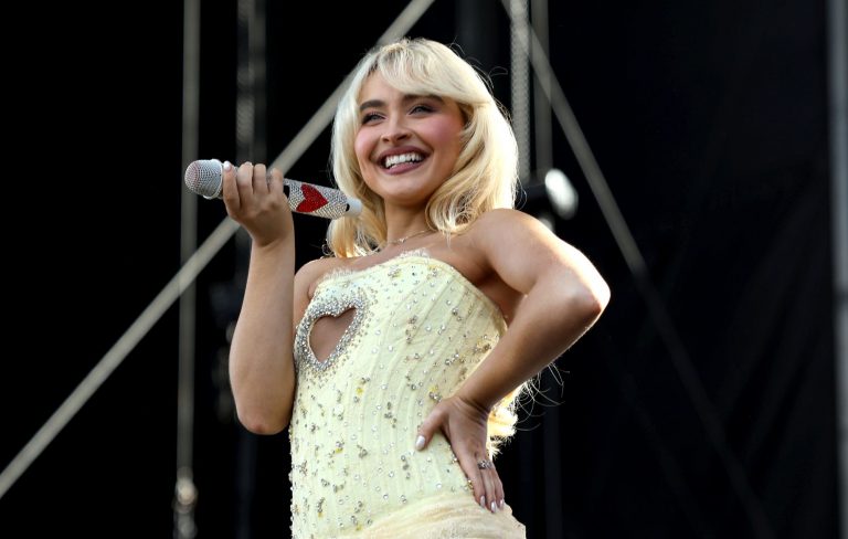 Sabrina Carpenter makes surprise cameo in Quinta Brunson’s ‘SNL’ monologue about being short