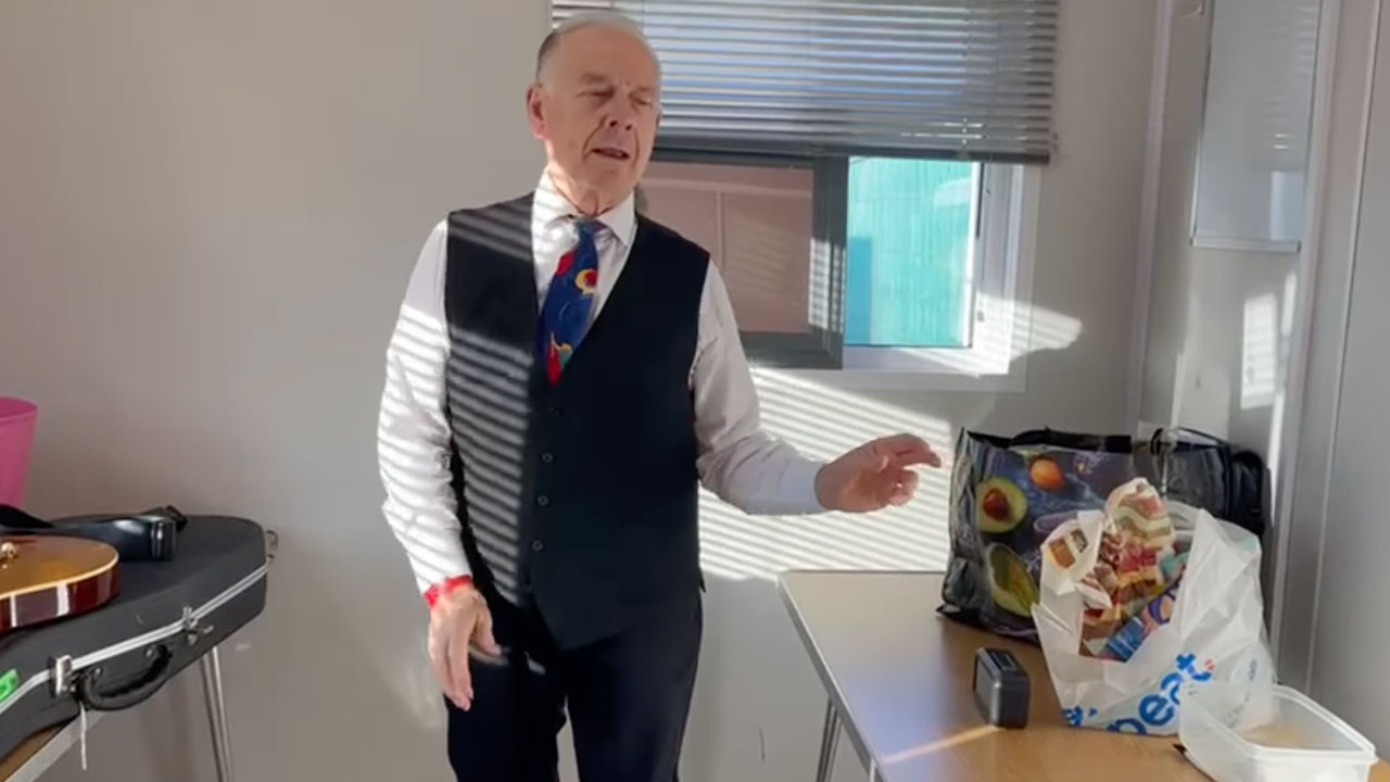 “Rumours of my impending uselessness are much exaggerated.” Robert Fripp responds to well-wishers after heart attack news