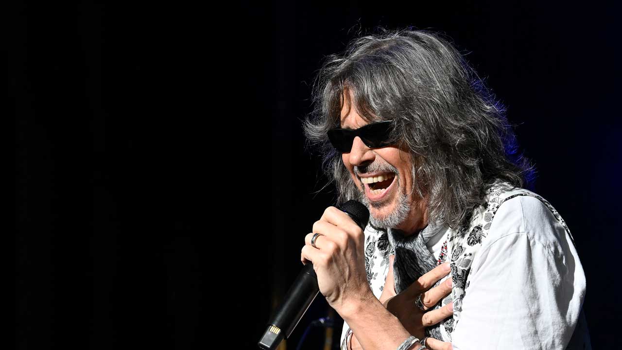 “It’s time to pass the mic”: Foreigner singer Kelly Hansen announces he’s leaving the band – new frontman confirmed