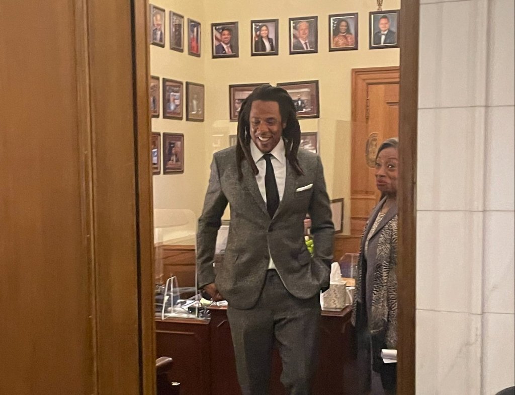 Jay-Z Meets With NY Senate, Stoking Casino Hopes
