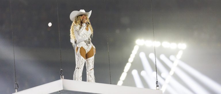 Beyoncé Had A Scary Moment Involving A Suspended Car At Her Houston Show
