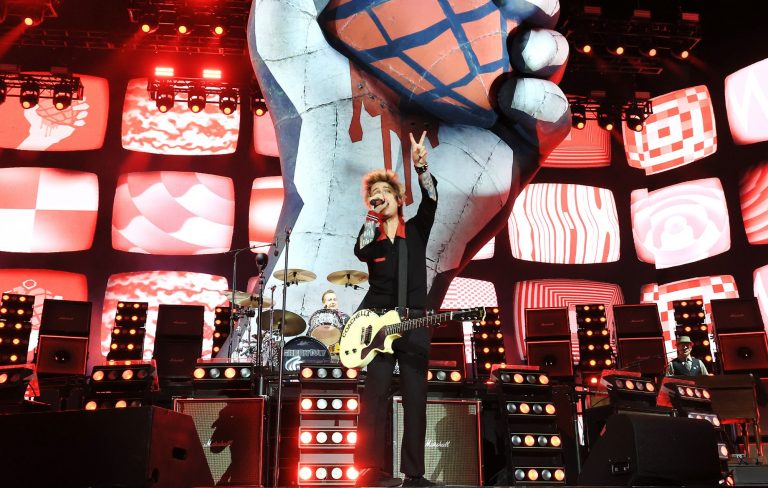 Watch Green Day’s Billie Joe Armstrong angrily tell off fan for repeatedly hitting him with squirt gun