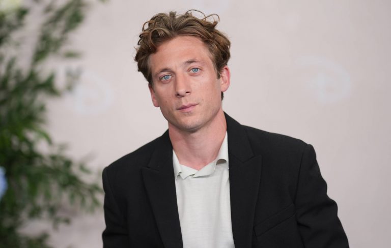 Jeremy Allen White’s Bruce Springsteen covers are so good, fans are convinced they’re fake