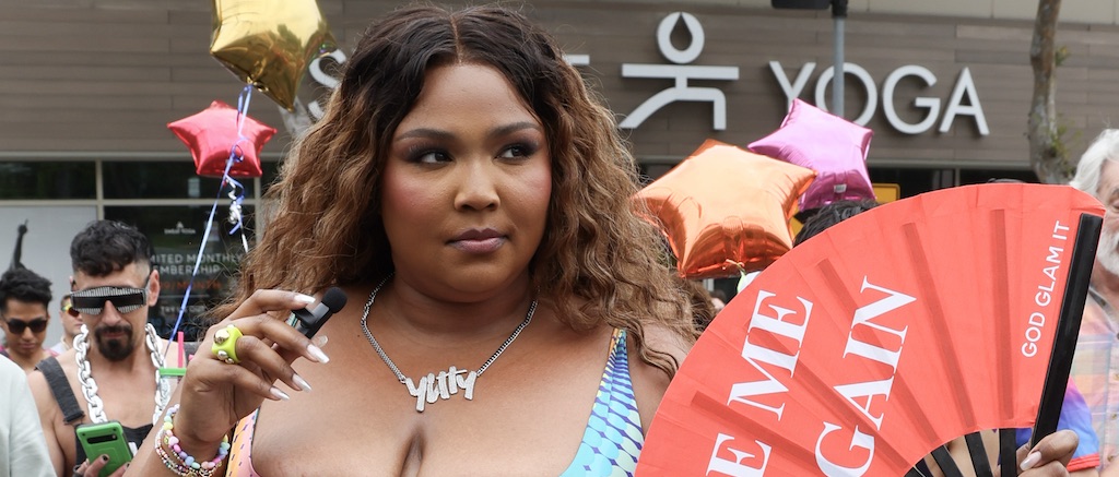 Lizzo Delivers A Powerful Speech Supporting Trans People Before Belting Out ‘Over The Rainbow’