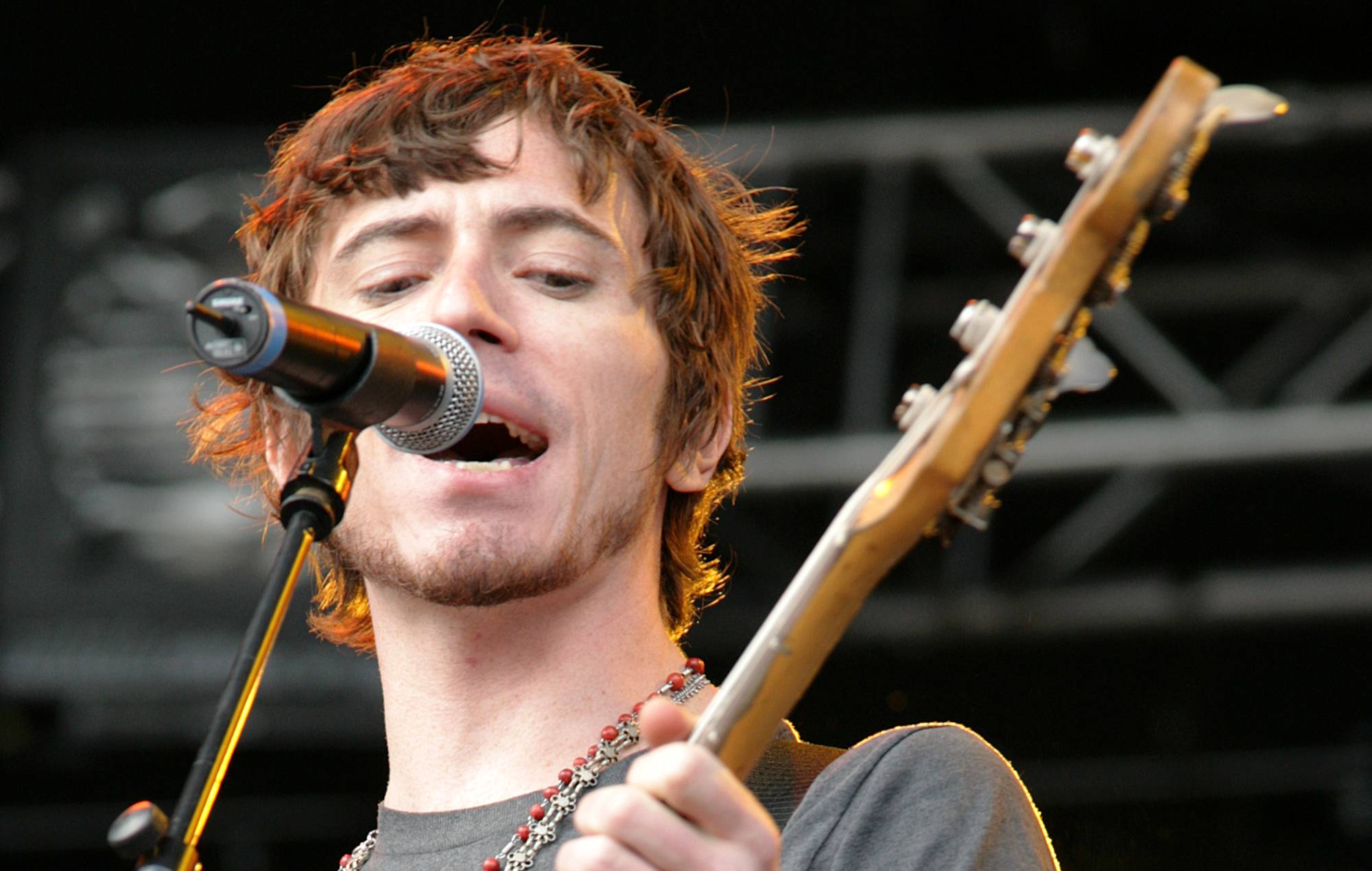 Tributes paid as Babyshambles announce death of former guitarist Patrick Walden, age 46: “Absolute genius on the guitar”