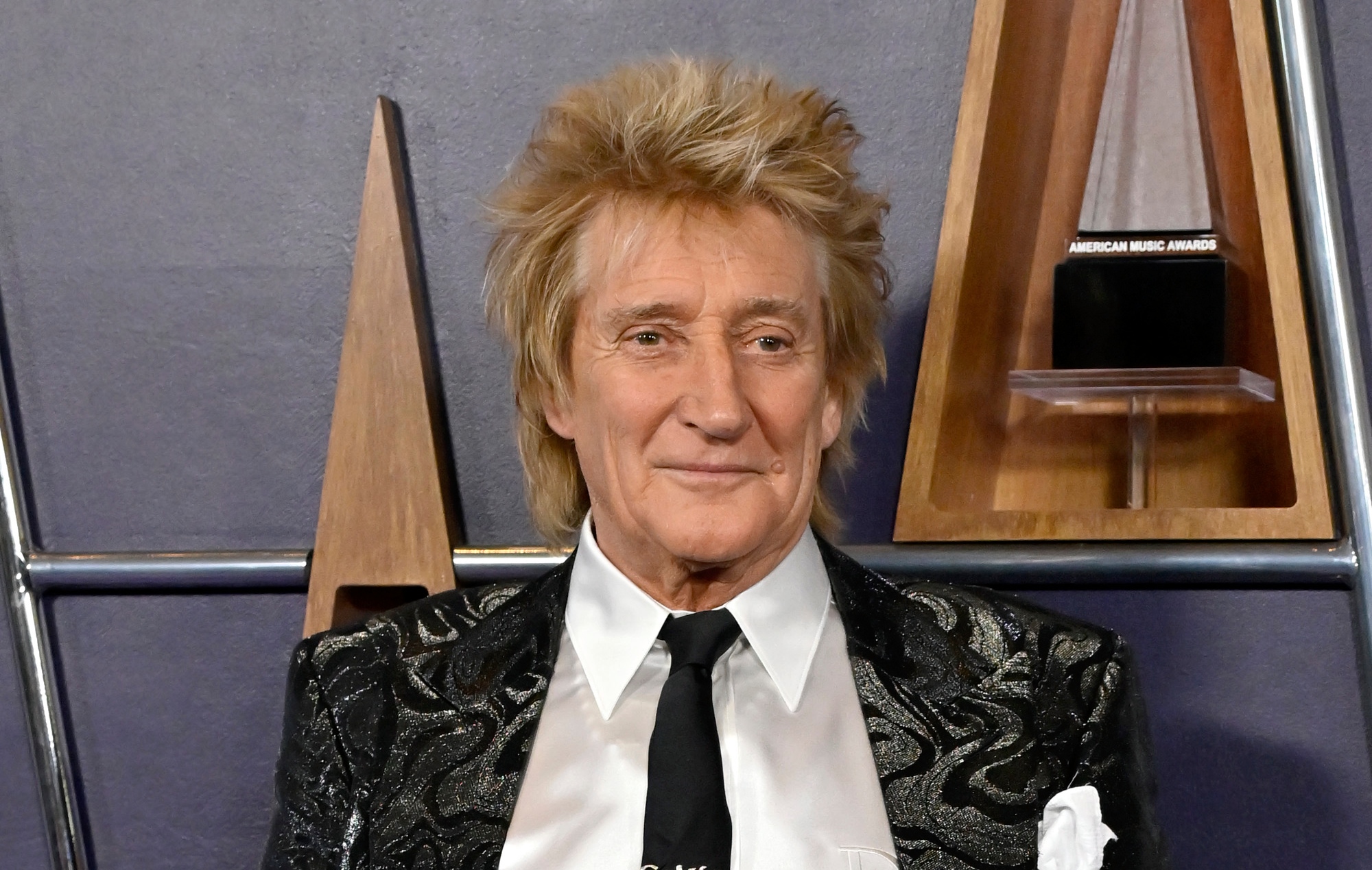 Rod Stewart cancels second Las Vegas show due to poor health weeks before Glastonbury