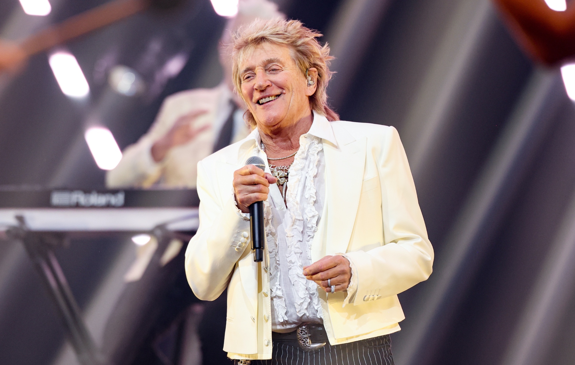 Rod Stewart says he “begged” for longer Glastonbury set, as he reveals what’s on his rider and his pre-show ritual