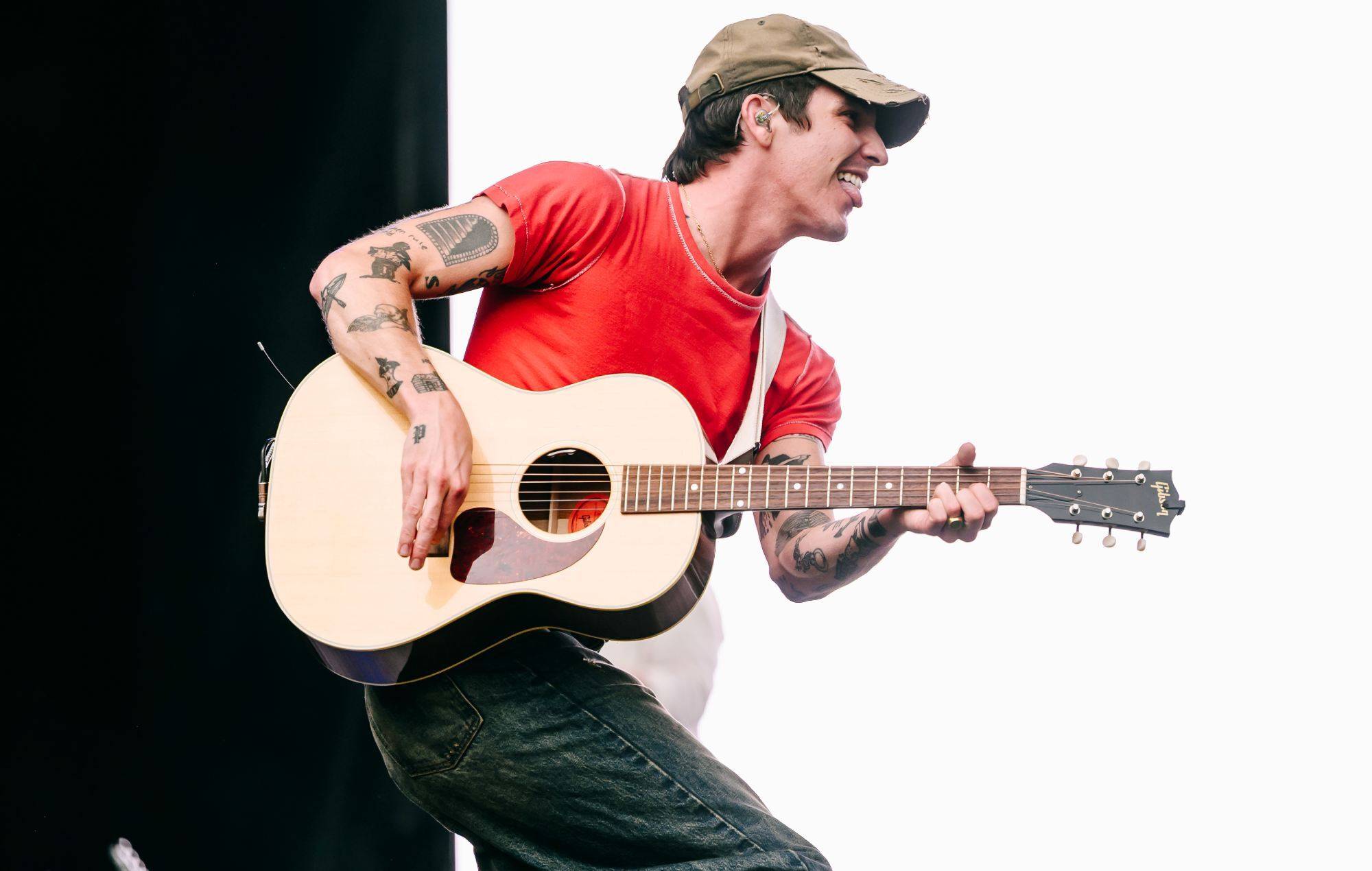 Watch Conan Gray surprise Role Model on stage at Governors Ball and kiss him during ‘Sally, When the Wine Runs Out’