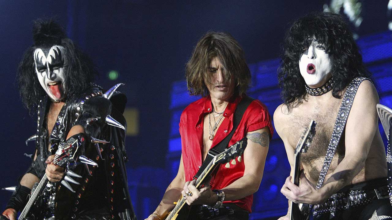 On the road with America’s loudest survivors: Aerosmith, Kiss, and the making of Honkin’ For Bobo