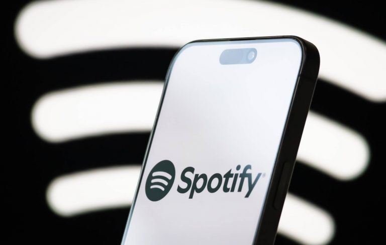 Seemingly AI-generated band The Velvet Sundown have over 400,000 monthly Spotify listeners