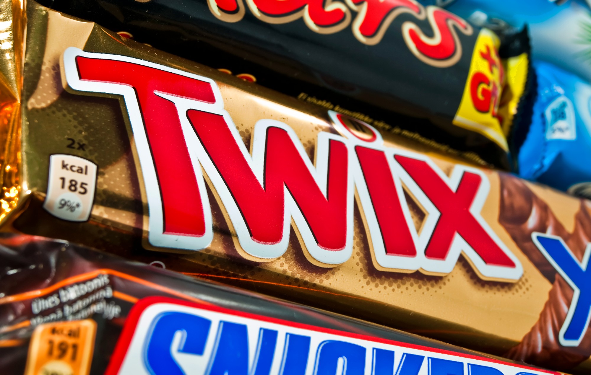 Twix advert banned for encouraging unsafe driving