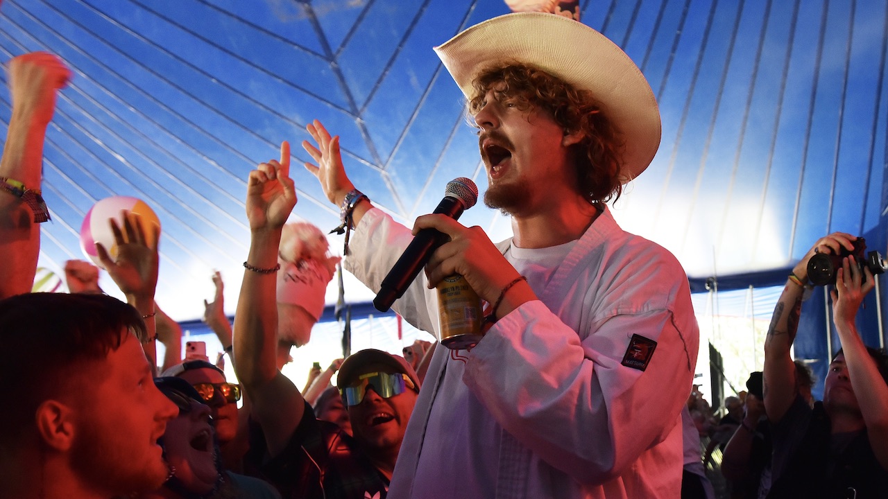 “Like Gogol Bordello getting pegged by Killing Joke.” Missed out on seeing Fat Dog at Glastonbury? Then you messed up