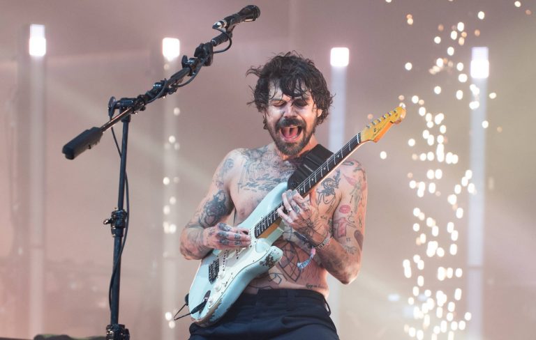Glastonbury 2025: Biffy Clyro pay tribute to Brian Wilson with Beach Boys cover