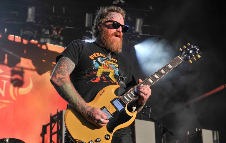 Former Mastodon guitarist brands ex-bandmates as “horrible humans” and “shit band”