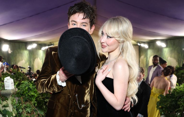 Fans think Sabrina Carpenter’s new single calling out a “manchild” is about Barry Keoghan: “This one’s about you”