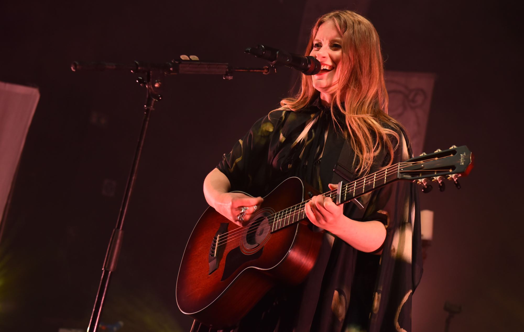 Fans spot Emma Thompson singing along to Paris Paloma’s feminist anthem ‘Labour’ at London gig