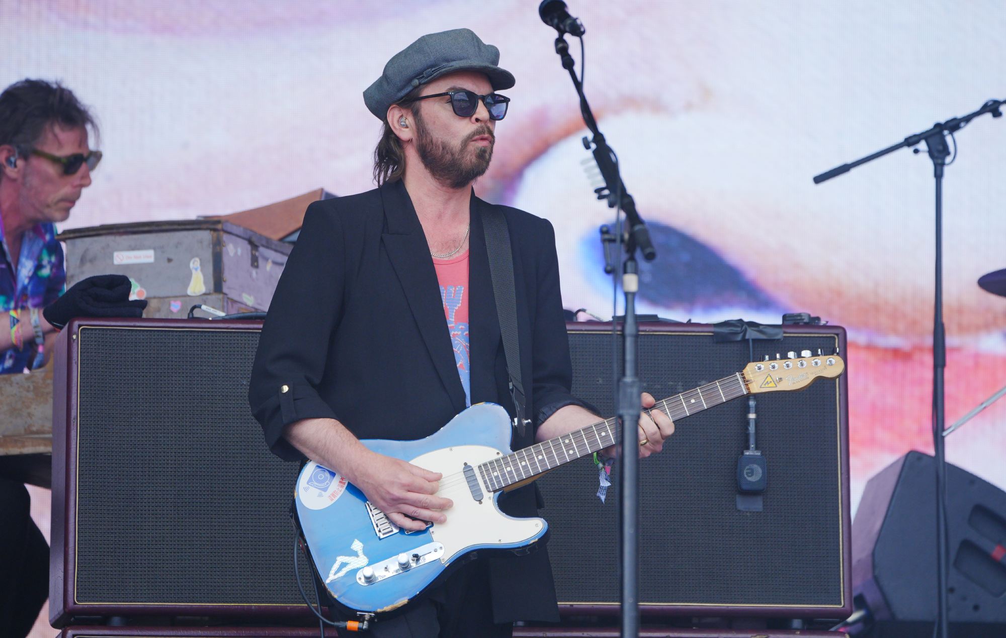 Supergrass celebrate ‘I Should Coco’ at Glastonbury 2025